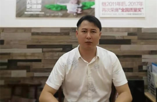 “世”在人為 | 世友地板桂林經(jīng)銷商何少兵：持之以恒，堅(jiān)持不懈地做好每一件事才是真正的成功