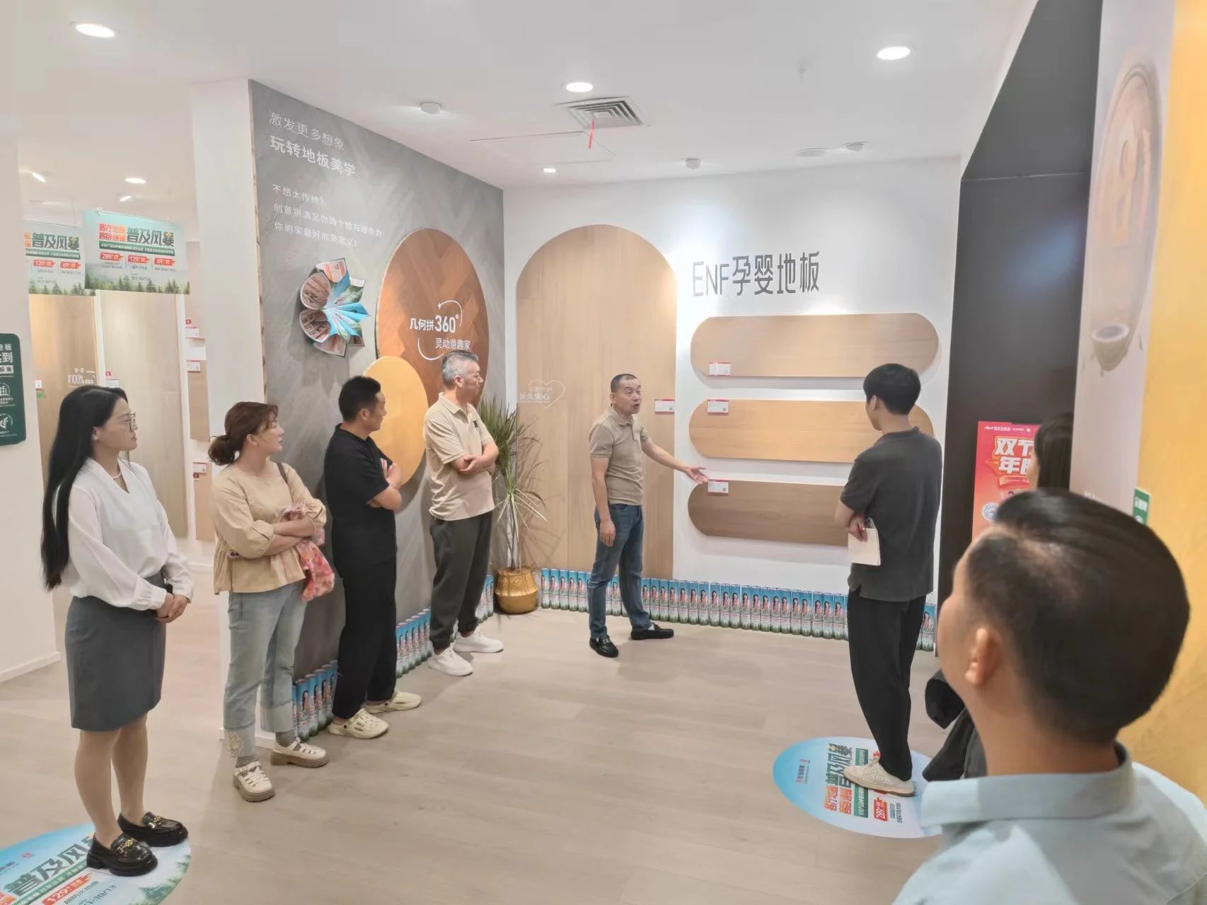 82萬超強(qiáng)大單！世友客廳地板客臥通鋪普及風(fēng)暴火力全開！